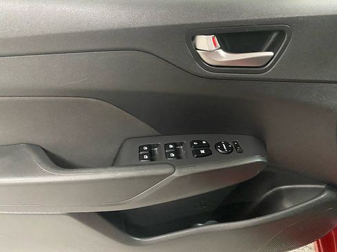 Used 2020 Hyundai Accent SE image 9