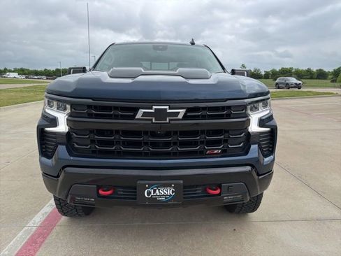 Used 2022 Chevrolet Silverado 1500 LT Trail Boss w/ Convenience Package II image 2