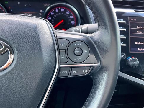 Used 2020 Toyota Camry XSE image 25