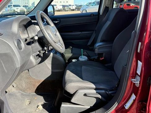 Used 2014 Jeep Patriot Latitude w/ Sun/Sound Group AWD/4WD image 15