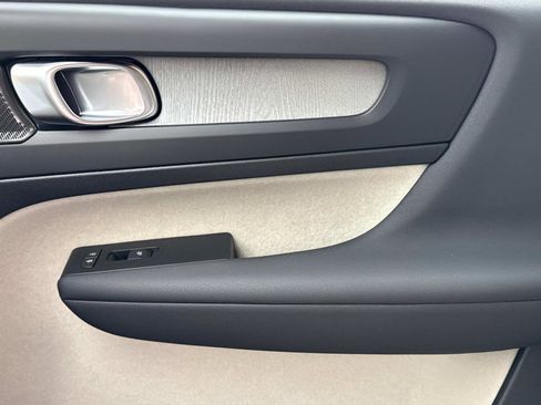 New 2026 Volvo XC40 B5 Plus w/ Climate Package image 21
