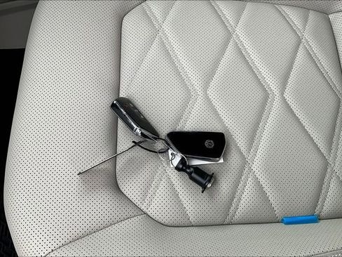 New 2025 Volkswagen Atlas SE image 28