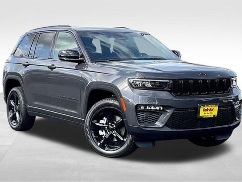 New 2025 Jeep Grand Cherokee Limited w/ Black Appearance Package image 1