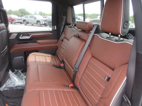 New 2026 GMC Sierra 2500 Denali Ultimate AWD/4WD image 16