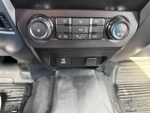 Used 2022 Ford F550 XLT image 31