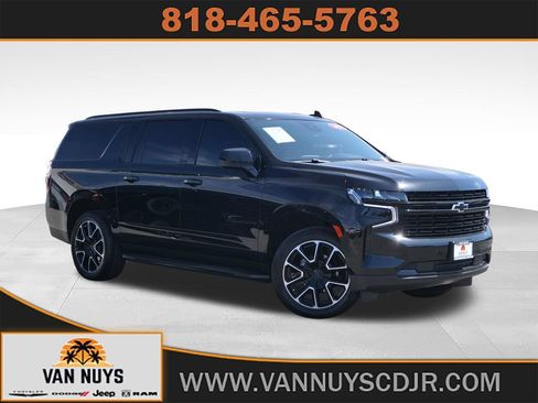 Used 2024 Chevrolet Suburban RST RWD image 1