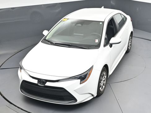 Certified 2024 Toyota Corolla LE image 31