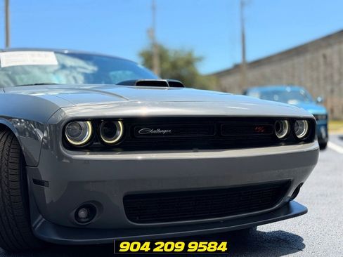 Used 2017 Dodge Challenger R/T Scat Pack RWD image 13
