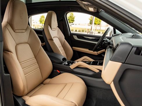 New 2026 Porsche Cayenne Coupe image 44