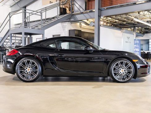 Used 2016 Porsche Cayman image 8