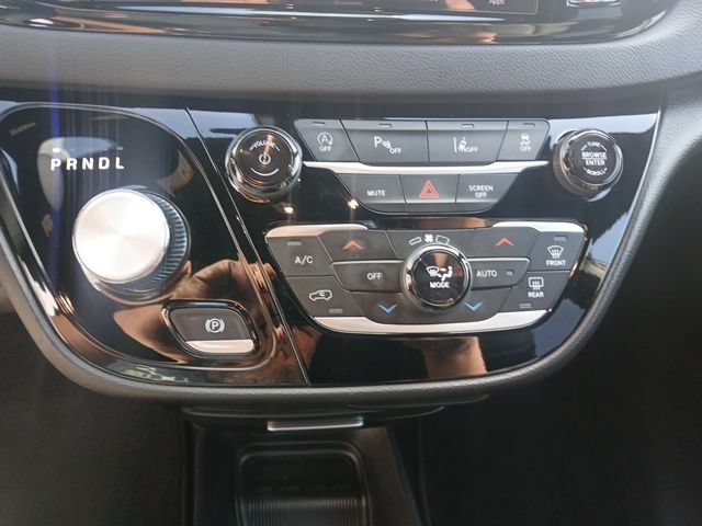 Used 2025 Chrysler Pacifica Select FWD image 38