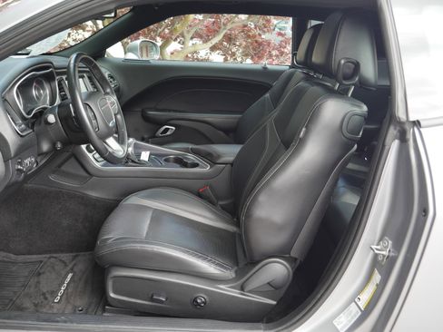 Used 2015 Dodge Challenger R/T w/ Quick Order Package 28D R/T RWD image 3