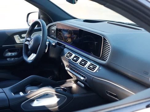 New 2026 Mercedes-Benz GLS 580 4MATIC image 15
