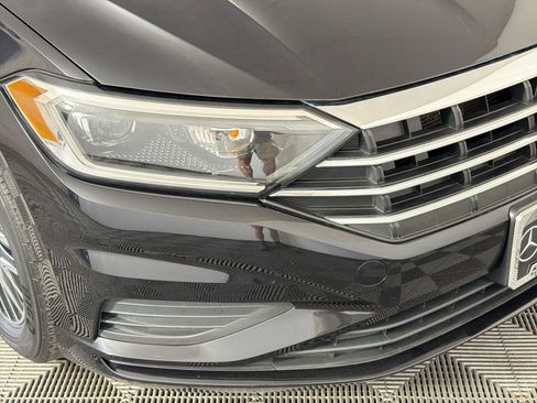 Used 2019 Volkswagen Jetta SEL w/ Cold Weather Package FWD image 17