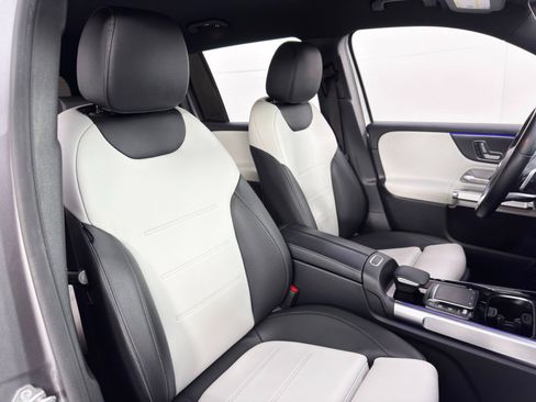 Used 2021 Mercedes-Benz GLB 250 image 37