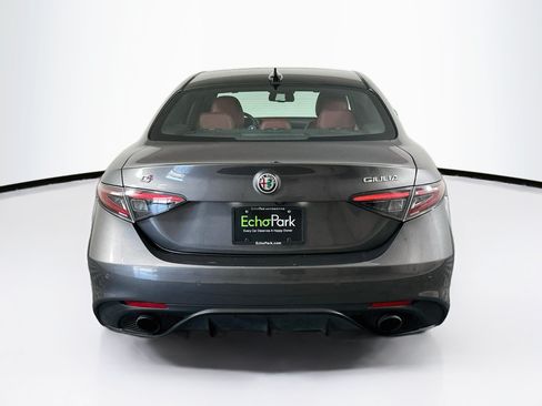 Used 2024 Alfa Romeo Giulia Veloce AWD/4WD image 7