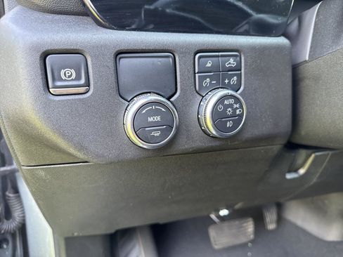 Used 2025 GMC Sierra 1500 SLT RWD image 15