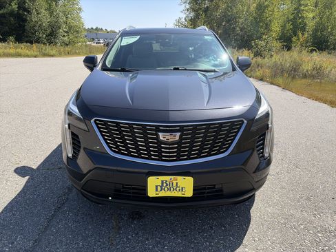 Used 2022 Cadillac XT4 Luxury w/ Cold Weather Package AWD/4WD image 2