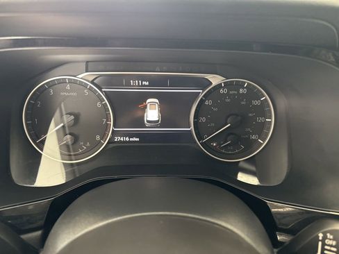 Used 2025 Nissan Pathfinder SV image 11