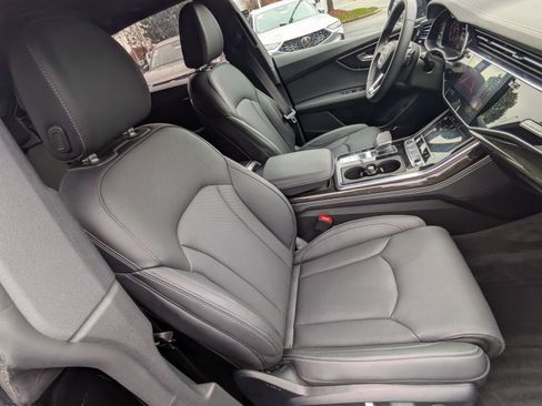 Used 2025 Audi Q8 Prestige w/ Prestige Package image 30