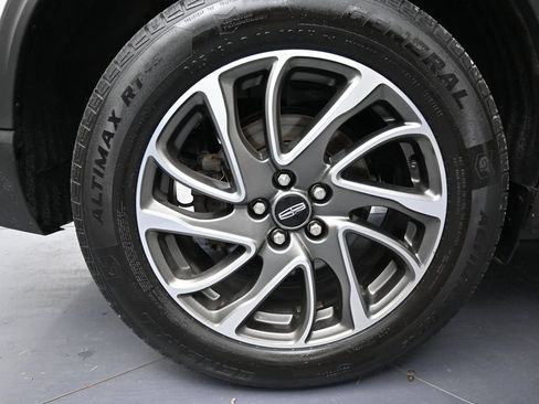 Used 2020 Lincoln Corsair AWD w/ Equipment Group 101A image 33