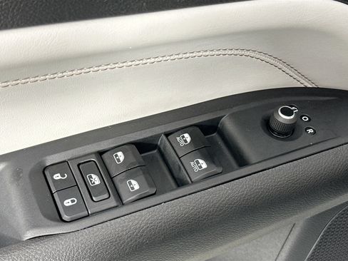 Used 2023 Jeep Compass Limited w/ Elite Group AWD/4WD image 18