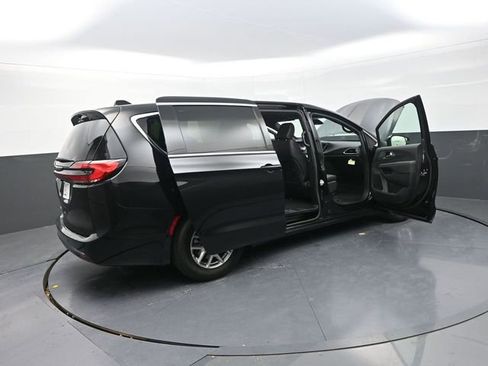 New 2026 Chrysler Pacifica Select image 32