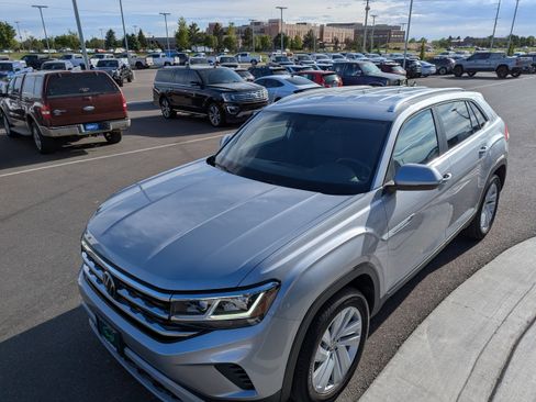 Used 2023 Volkswagen Atlas Cross Sport SE AWD/4WD image 7