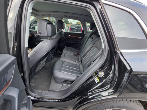 Used 2023 Audi Q5 2.0T Premium w/ Convenience Package image 13