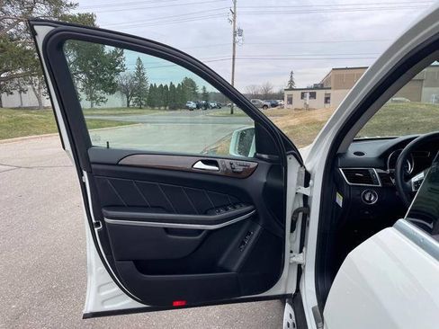 Used 2013 Mercedes-Benz GL 450 4MATIC image 23