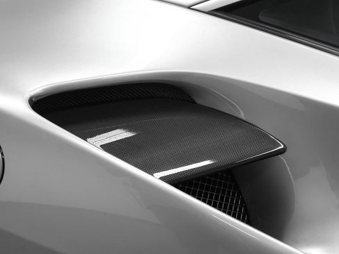 Certified 2018 Ferrari 488 GTB RWD image 32