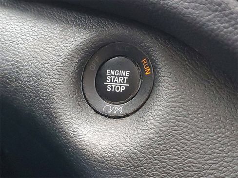 Used 2022 Jeep Cherokee Limited image 33