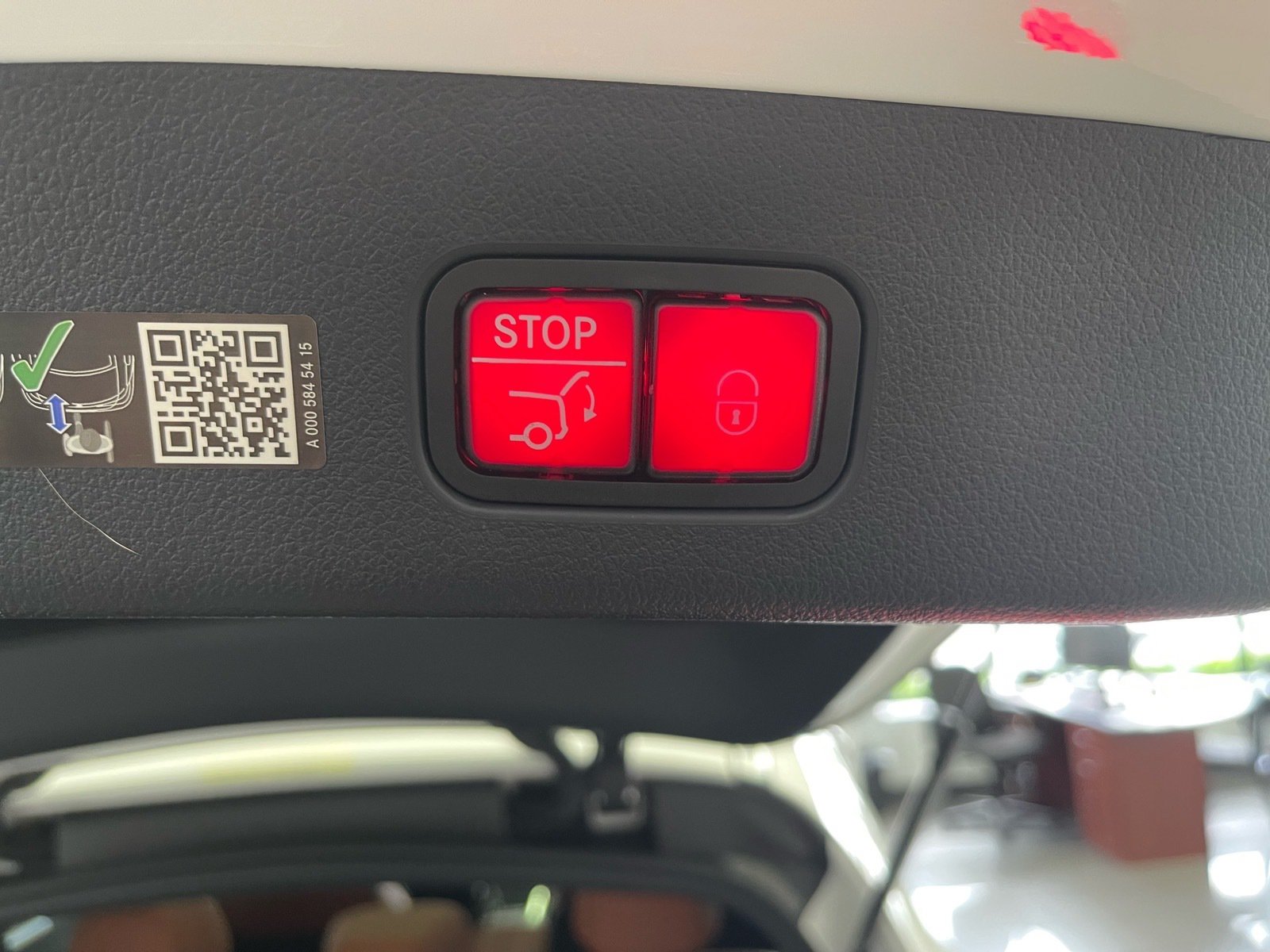 Used 2025 Mercedes-Benz GLC 350e 4MATIC image 34