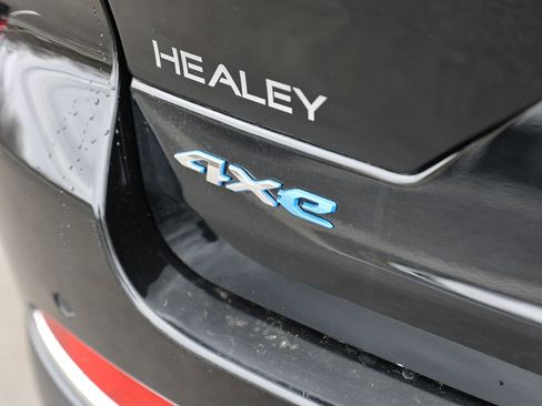 Used 2024 Jeep Grand Cherokee Limited 4xe image 12