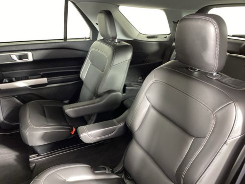 Used 2022 Ford Explorer XLT w/ Equipment Group 202A image 31