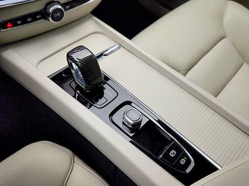 Used 2023 Volvo S60 B5 Core w/ Climate Package image 17