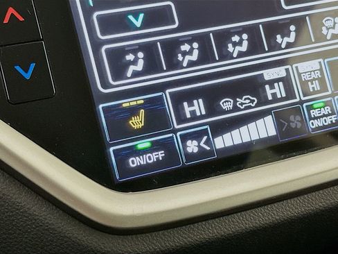 Certified 2025 Subaru Ascent Premium image 27