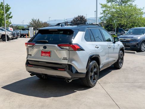 Used 2021 Toyota RAV4 XSE AWD/4WD image 7