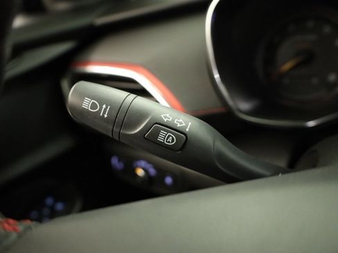 Used 2023 Chevrolet TrailBlazer RS w/ Sun and Liftgate Package image 27