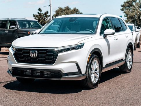 Used 2025 Honda CR-V EX image 3
