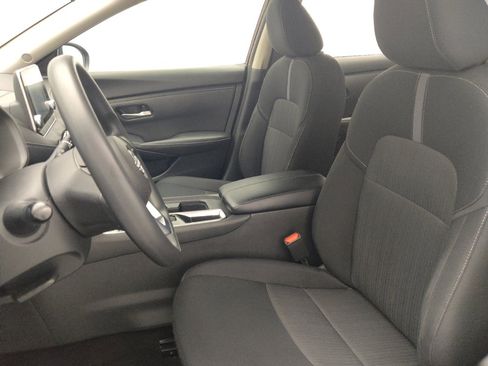 Used 2024 Nissan Sentra SV FWD image 17
