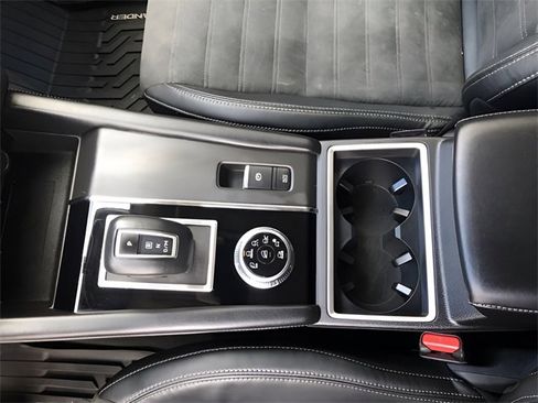 Used 2022 Mitsubishi Outlander SE image 20