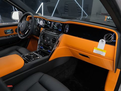 Used 2026 Rolls-Royce Cullinan AWD/4WD image 42