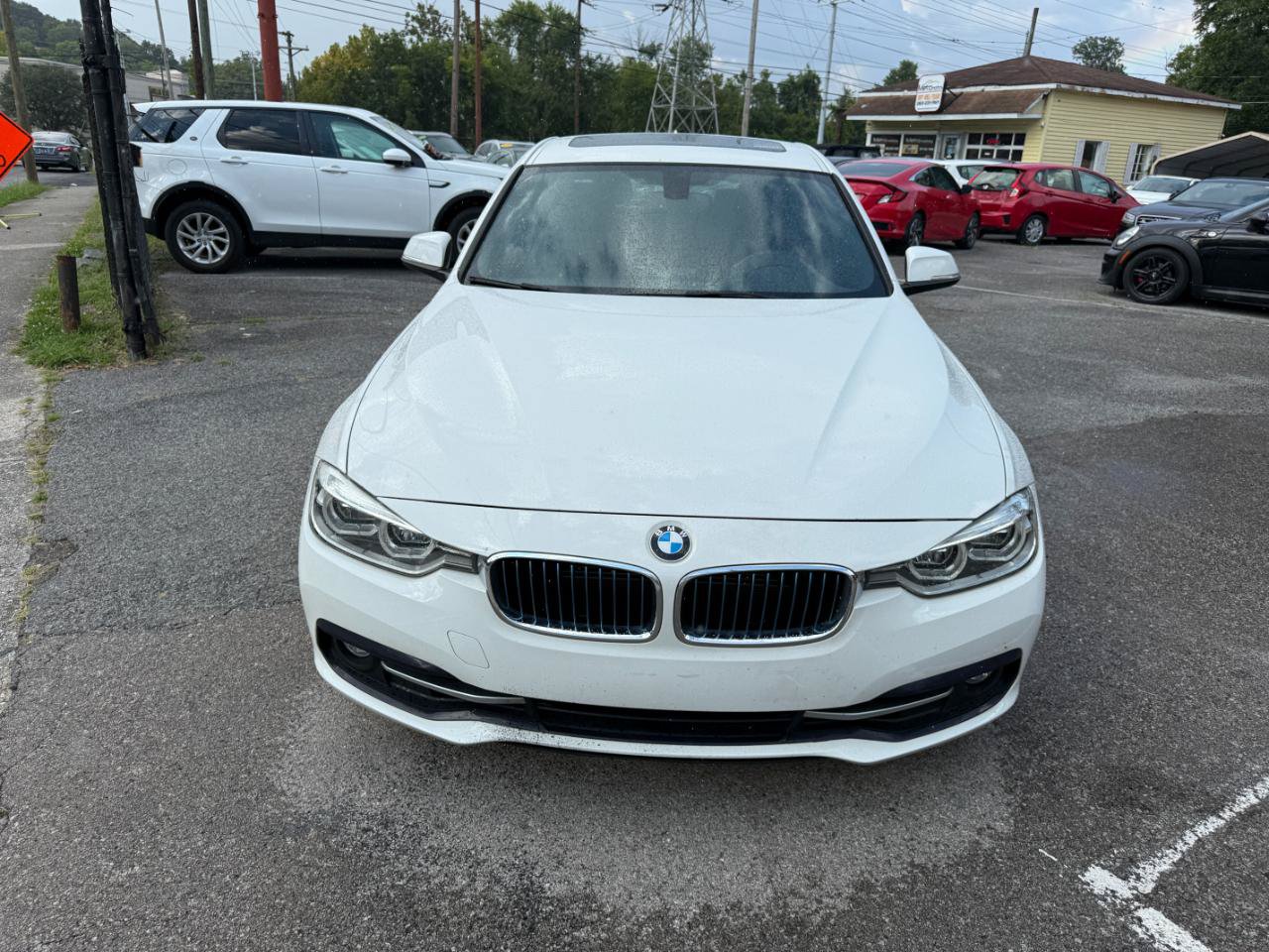 Used 2018 BMW 330e w/ Convenience Package RWD image 3