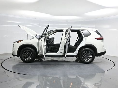 Used 2024 Nissan Rogue S image 50