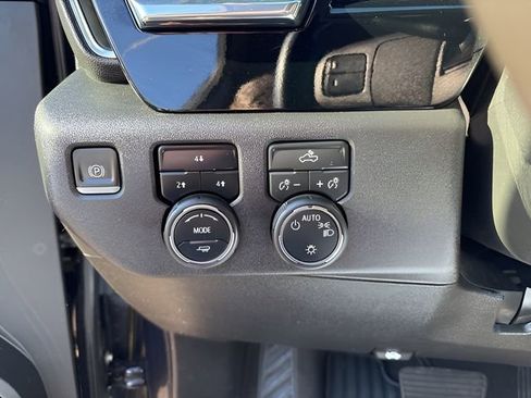 Used 2024 Chevrolet Silverado 2500 LT w/ Snow Plow Prep/Camper Package image 19