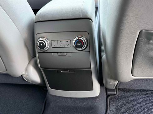 Used 2009 Hyundai Veracruz GLS image 47