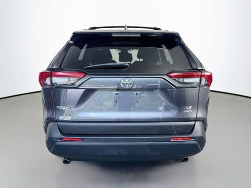 Used 2021 Toyota RAV4 LE w/ Carpet Mat Package (TMS) AWD/4WD image 7