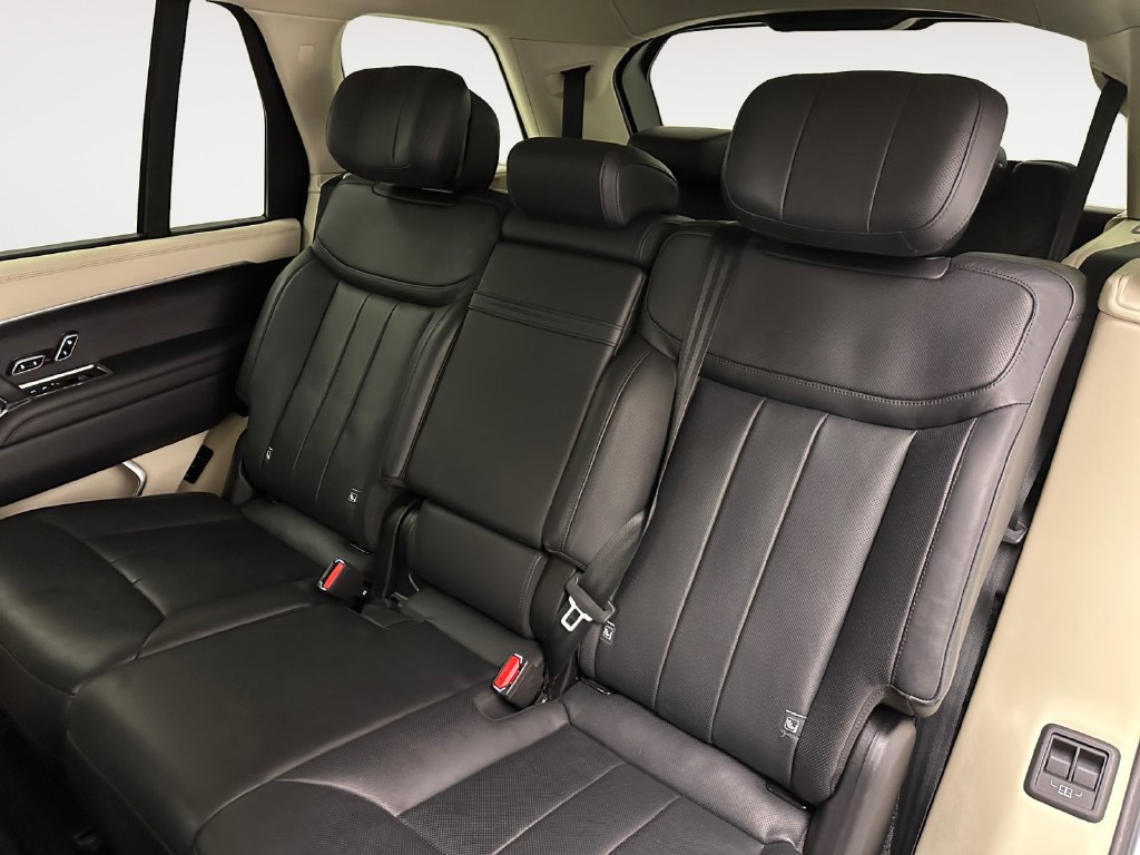 Used 2024 Land Rover Range Rover Long Wheelbase Autobiography AWD/4WD image 9