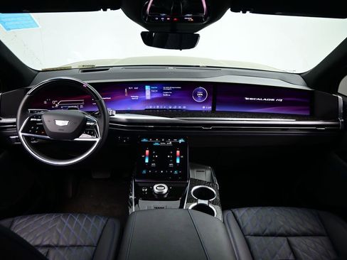 Used 2025 Cadillac Escalade IQ Sport 1 w/ Smart Trailering package image 9